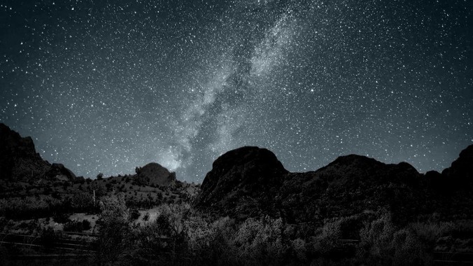 特朗普发文要求伊朗无条件投降，并被曝考虑加入对伊空袭，有哪些目的？伊朗会弃核求生吗？